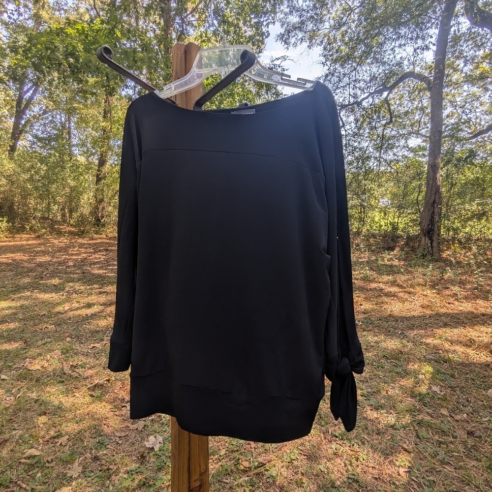 Like New Black The Limited Open Bottom Arm Button Blouse Top